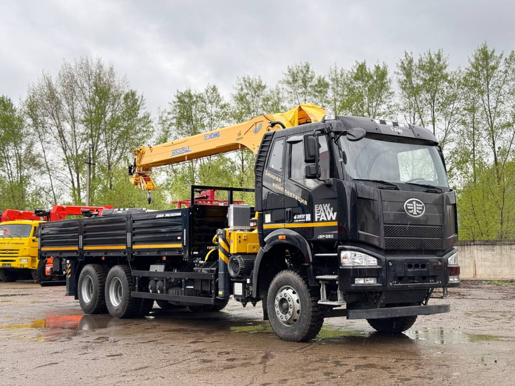 Бортовой FAW CA3310 с КМУ XCMG SQS 250-5, 2025 ЗАВГАР
